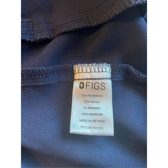 Figs Double Front Pocket Top - Picture 4 of 5